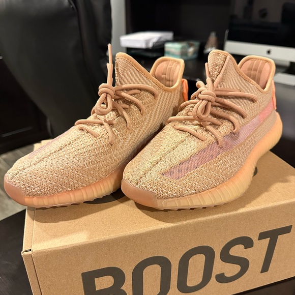 Yeezy Clay Size 8.5